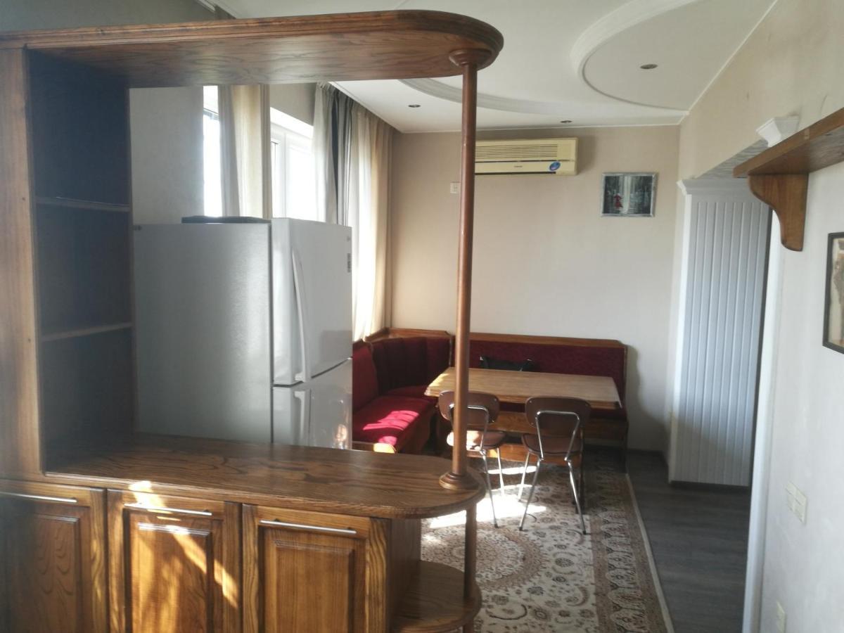 Apartment 2 Bed Room In The Center Апартамент 3-Х Комнатная В Центре Tashkent Ngoại thất bức ảnh